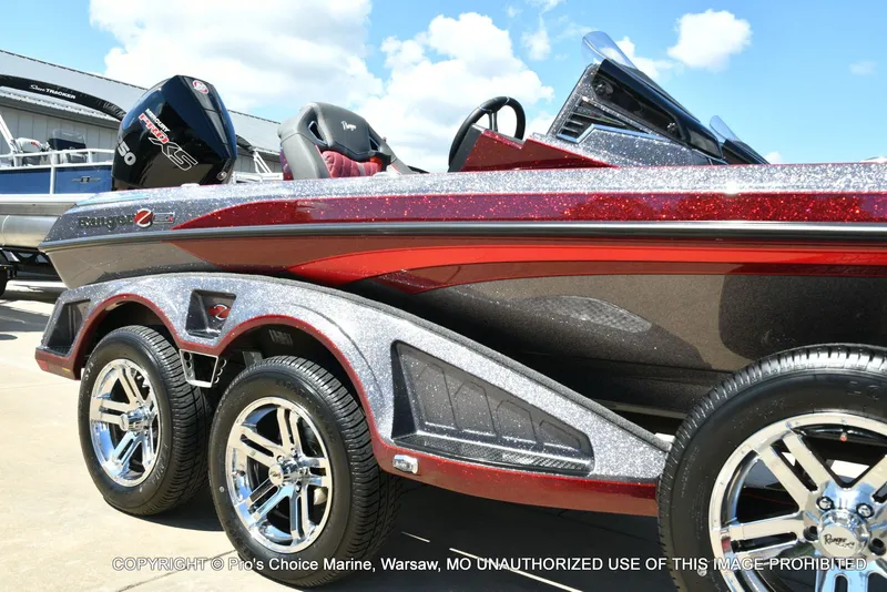 Slide: The Image of Ranger Boats Z520R Dual Console 2026 - 92