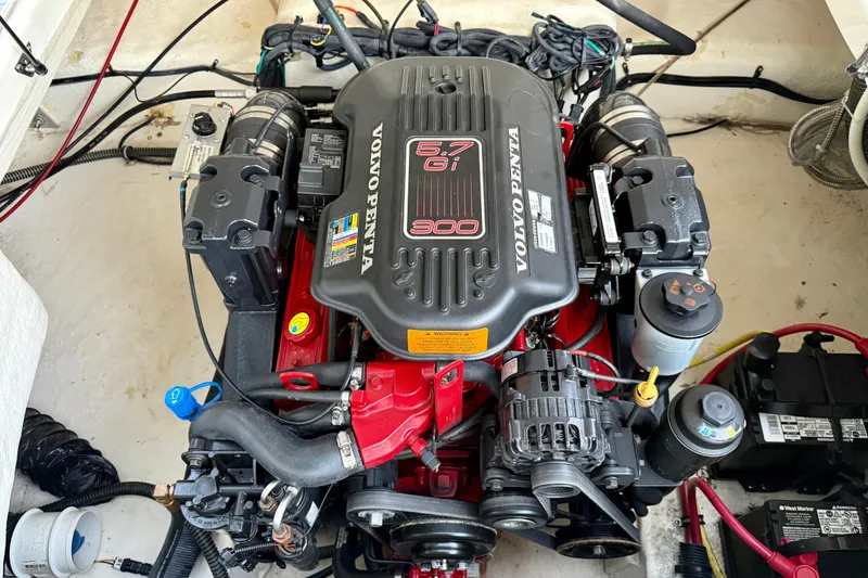Slide: The Image of Volvo Penta 5.7 Gi engine in 2009 Chaparral Sunesta 224 Xtreme boat. - 31