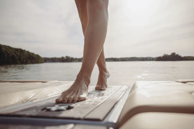 Slide: The Image of Steering wheel of 2026 MasterCraft XT20 with digital display. - 21