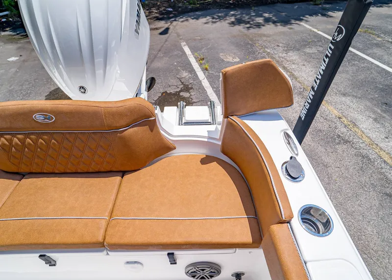 Slide: The Image of Sea Hunt Ultra 245 SE 2026 - 9