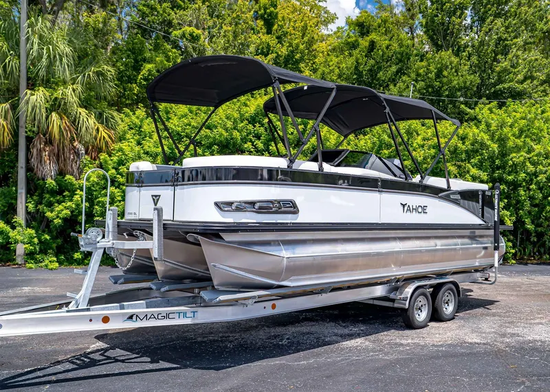 Slide: The Image of Tahoe Cascade 25' Quad Lounge 2025 - 1