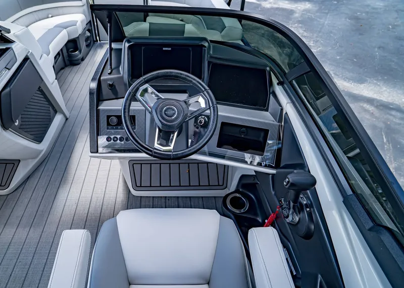 Slide: The Image of Tahoe Cascade 25' Quad Lounge 2025 - 18