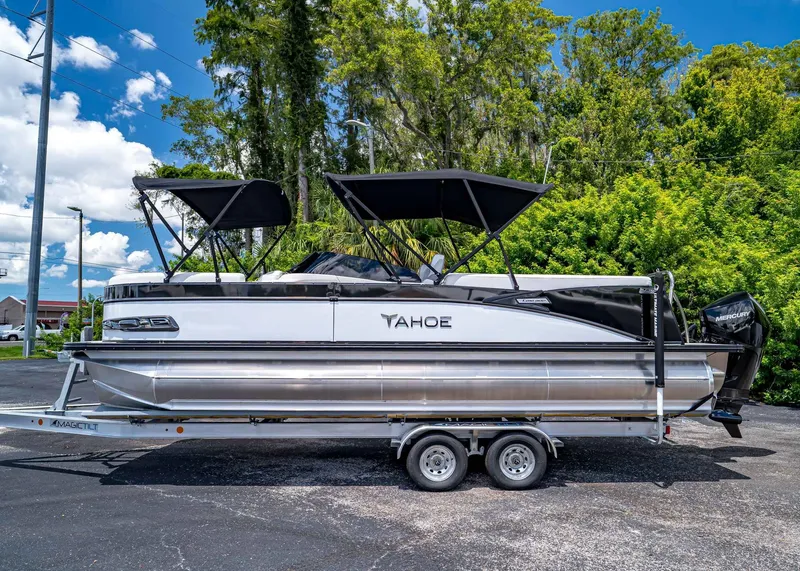 Slide: The Image of Tahoe Cascade 25' Quad Lounge 2025 - 2