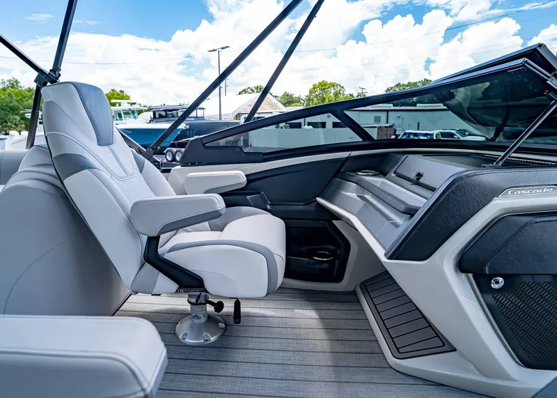 Slide: The Image of Tahoe Cascade 25' Quad Lounge 2025 - 22