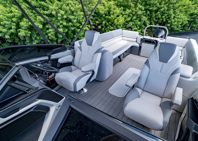 Slide: The Image of Tahoe Cascade 25' Quad Lounge 2025 - 23