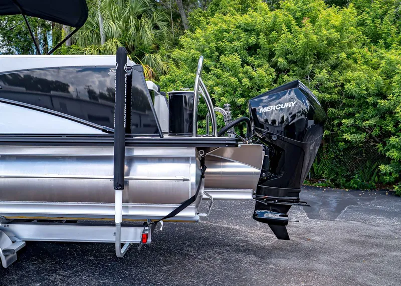 Slide: The Image of Tahoe Cascade 25' Quad Lounge 2025 - 4