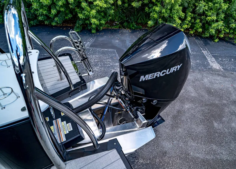 Slide: The Image of Tahoe Cascade 25' Quad Lounge 2025 - 5