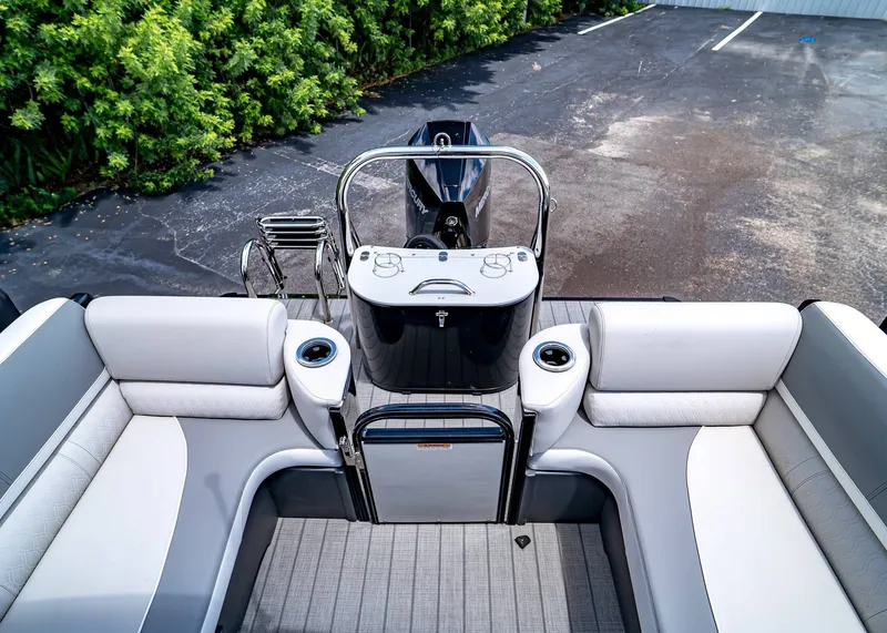 Slide: The Image of Tahoe Cascade 25' Quad Lounge 2025 - 6