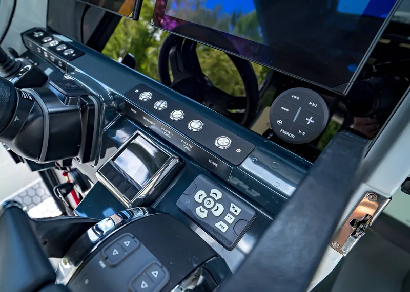 Slide: The Image of XO Boats DFNDR 9 2023 - 15