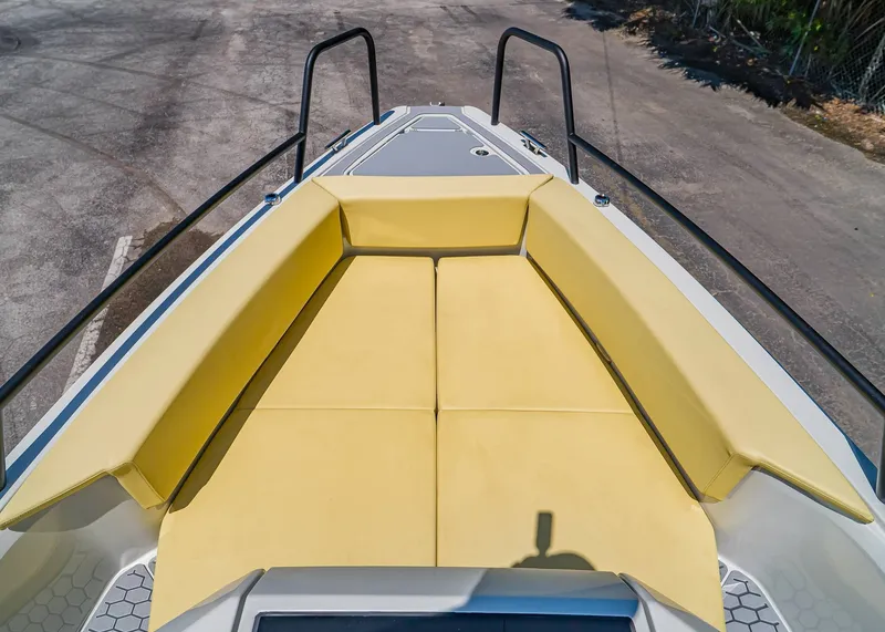 Slide: The Image of XO Boats DFNDR 9 2023 - 24