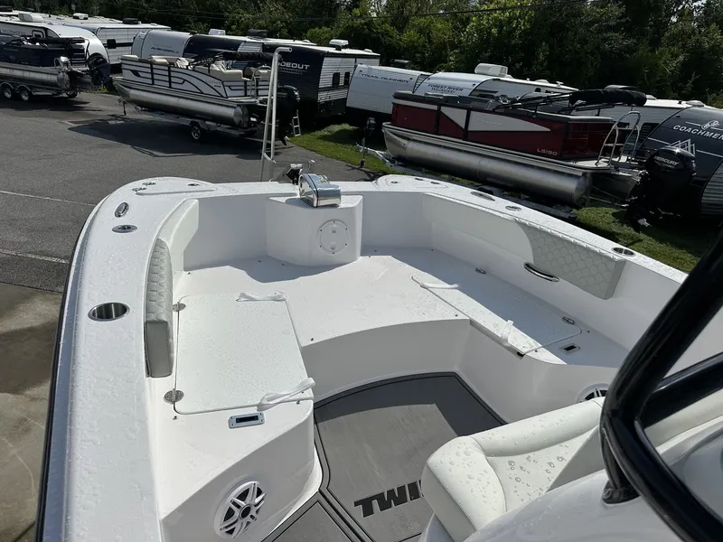 Slide: The Image of Twin Vee GFX 24GFX 2026 - 14