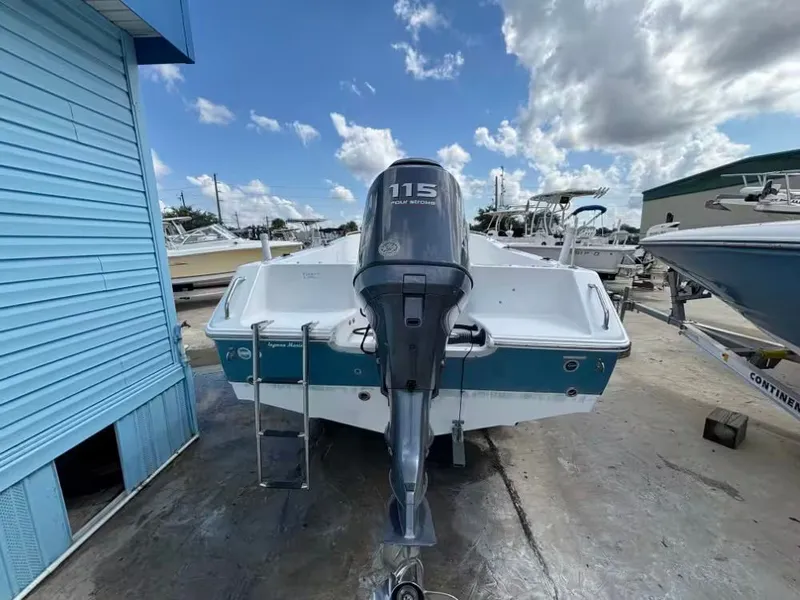 Slide: The Image of Sea Hunt 207 Triton 2009 - 4