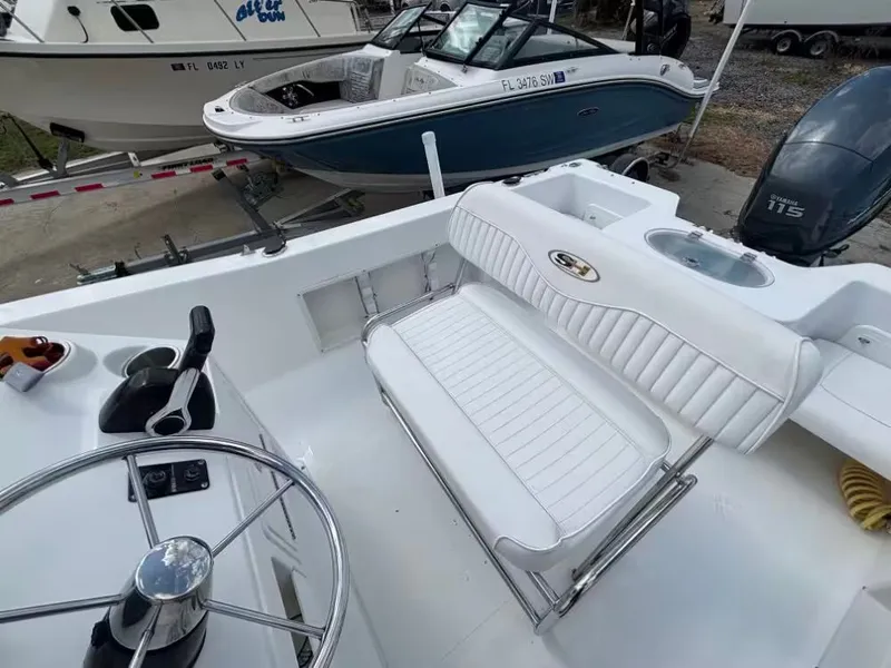 Slide: The Image of Sea Hunt 207 Triton 2009 - 6