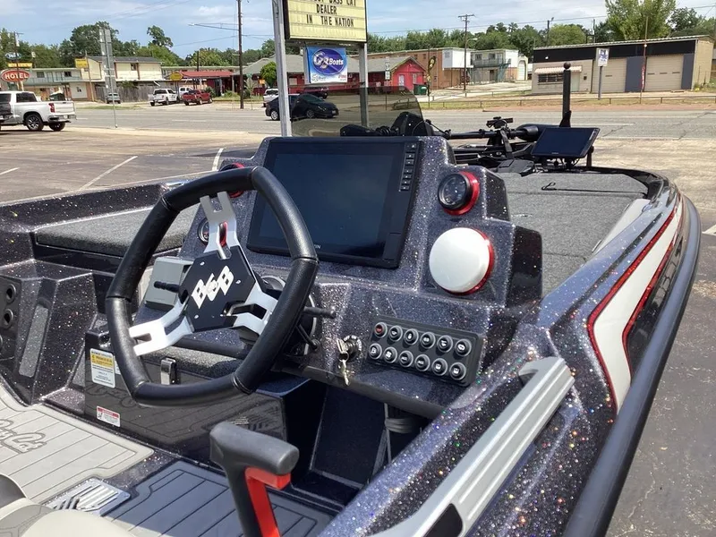 Slide: The Image of Bass Cat Lynx STS 2025 - 11