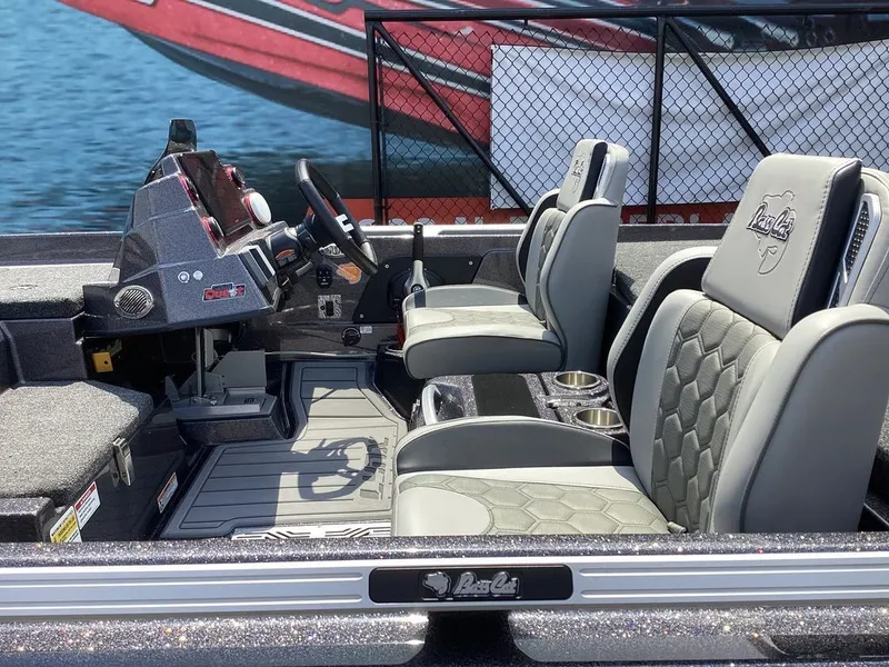 Slide: The Image of Bass Cat Lynx STS 2025 - 30