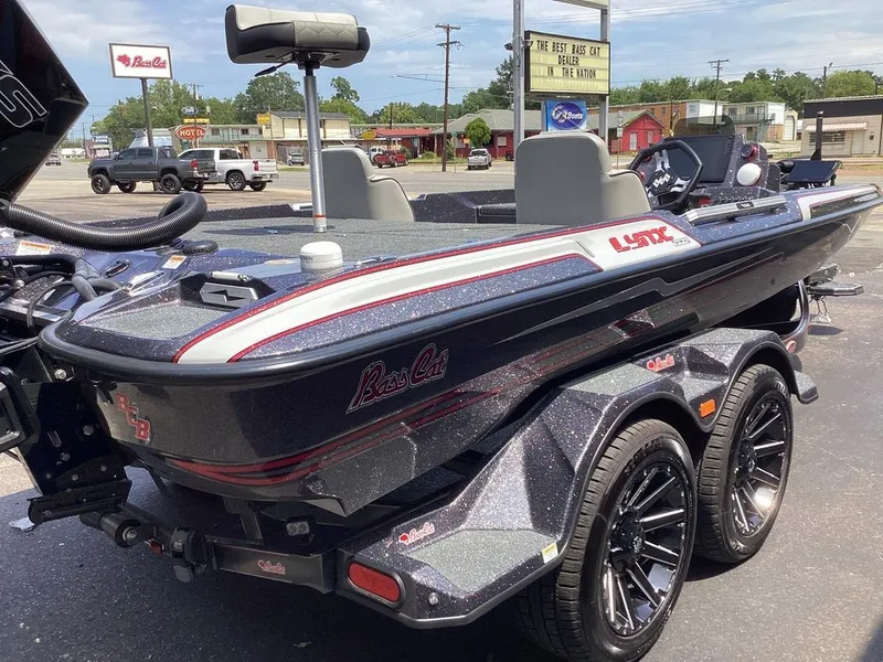 Slide: The Image of Bass Cat Lynx STS 2025 - 35