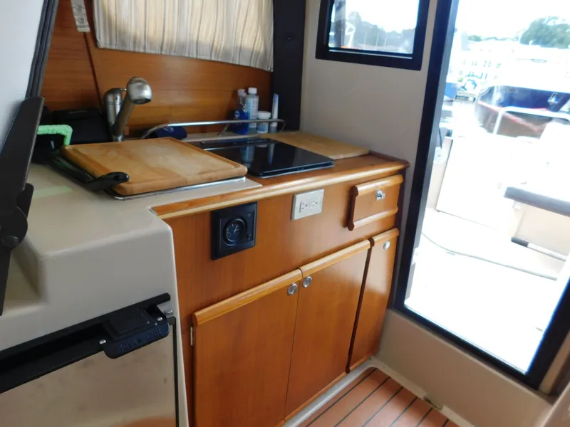 Slide: The Image of Ranger Tug R-23 2017 - 17