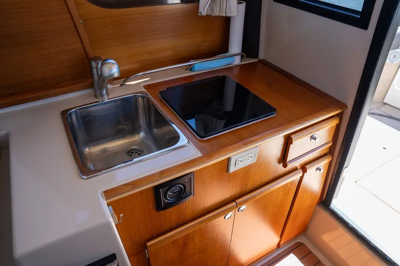 Slide: The Image of Ranger Tug R-23 2017 - 18