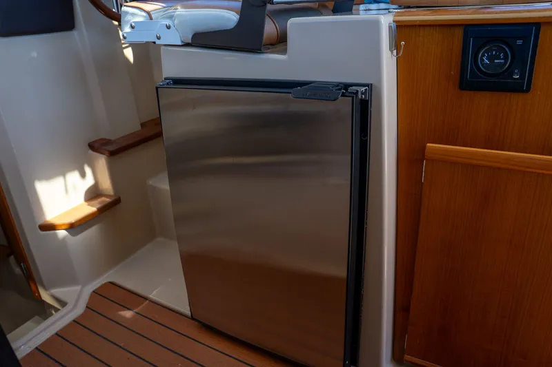 Slide: The Image of Ranger Tug R-23 2017 - 20