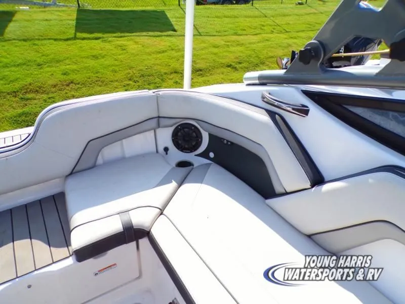 Slide: The Image of Yamaha 212X 2016 - 10