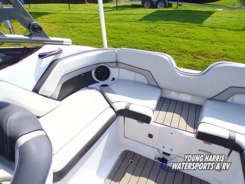 Slide: The Image of Yamaha 212X 2016 - 12