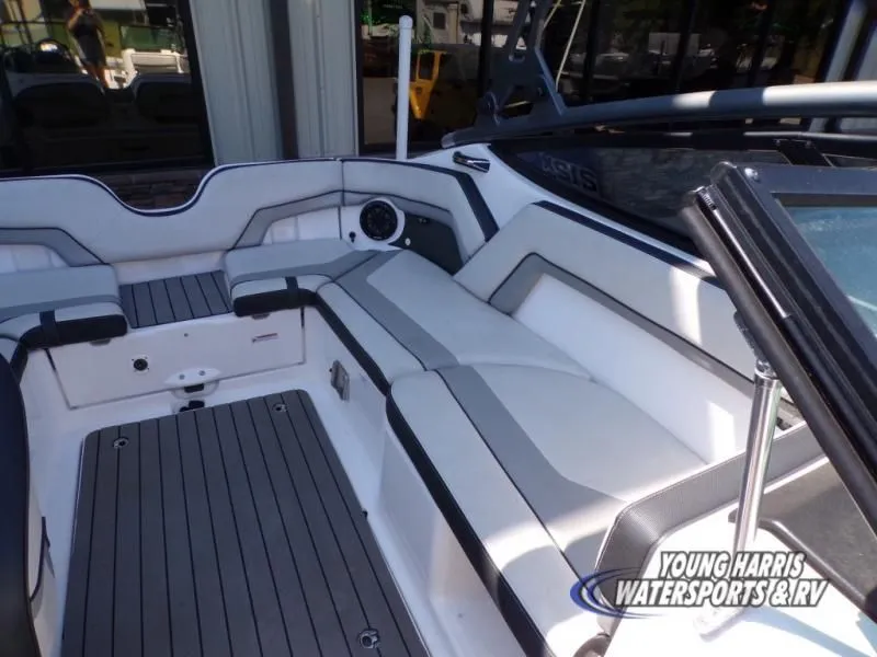 Slide: The Image of Yamaha 212X 2016 - 20