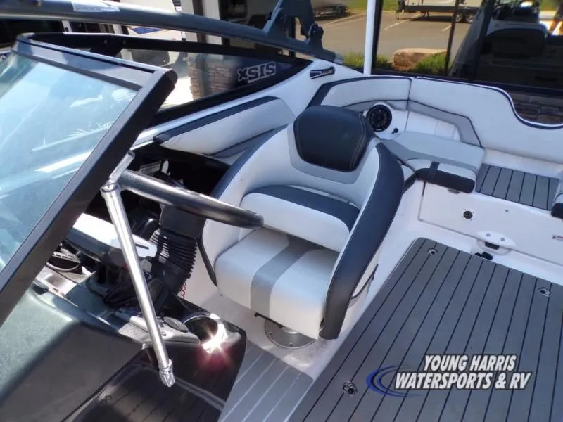 Slide: The Image of Yamaha 212X 2016 - 21