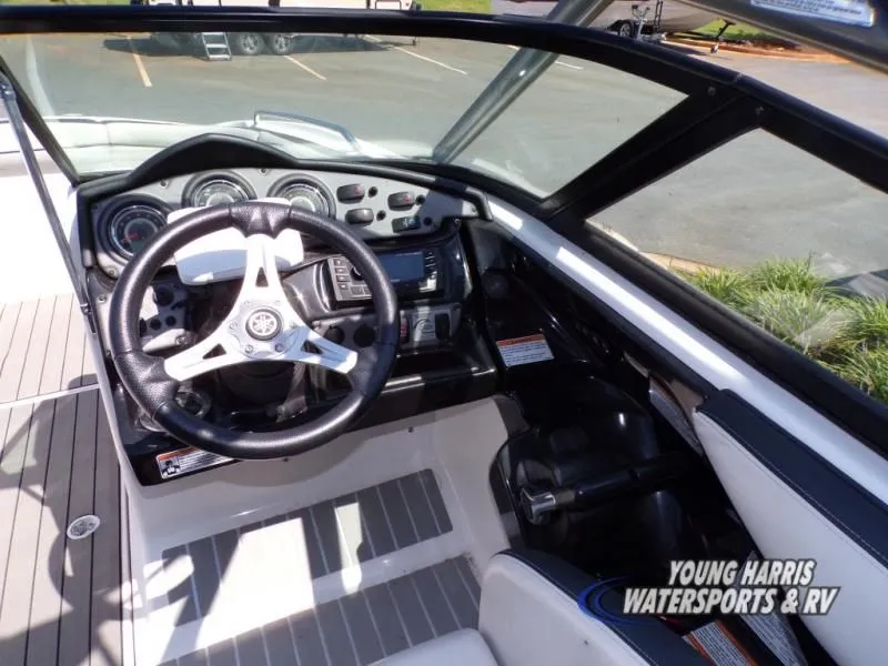 Slide: The Image of Yamaha 212X 2016 - 22