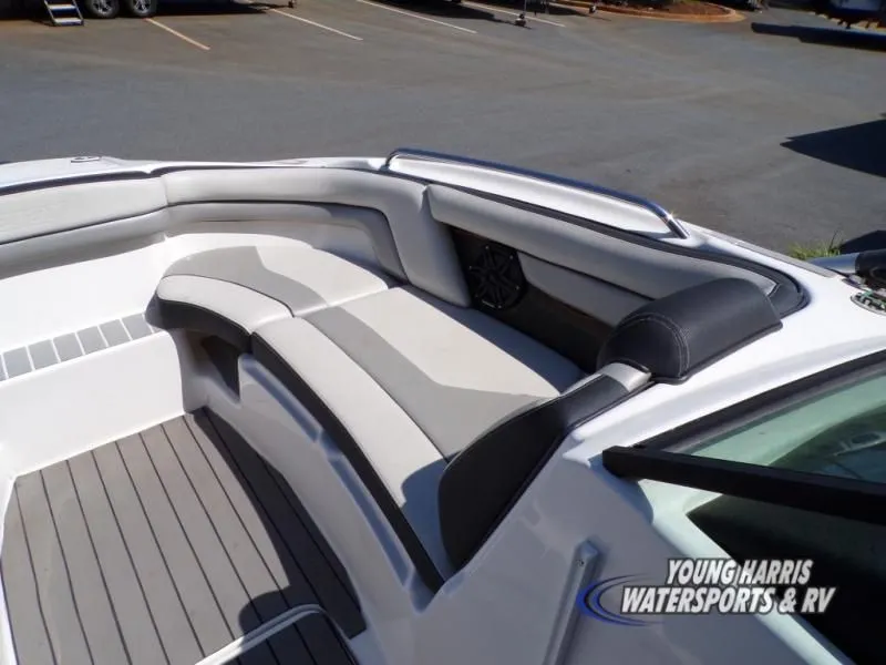 Slide: The Image of Yamaha 212X 2016 - 23