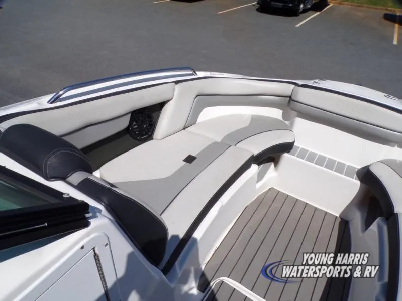 Slide: The Image of Yamaha 212X 2016 - 24