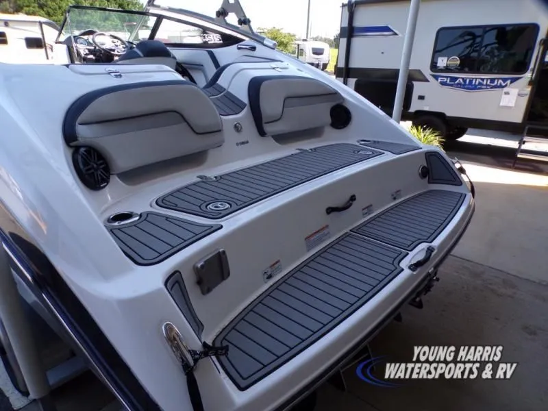 Slide: The Image of Yamaha 212X 2016 - 4