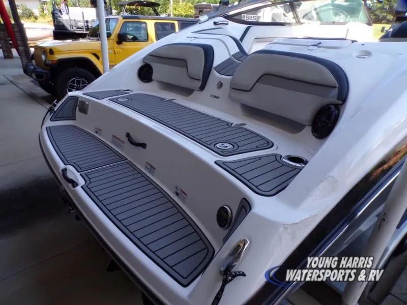 Slide: The Image of Yamaha 212X 2016 - 5