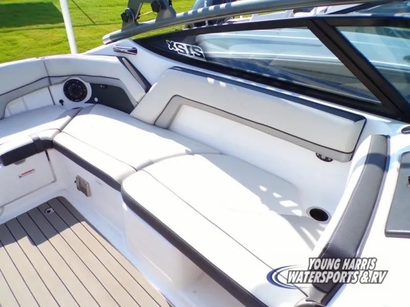 Slide: The Image of Yamaha 212X 2016 - 9