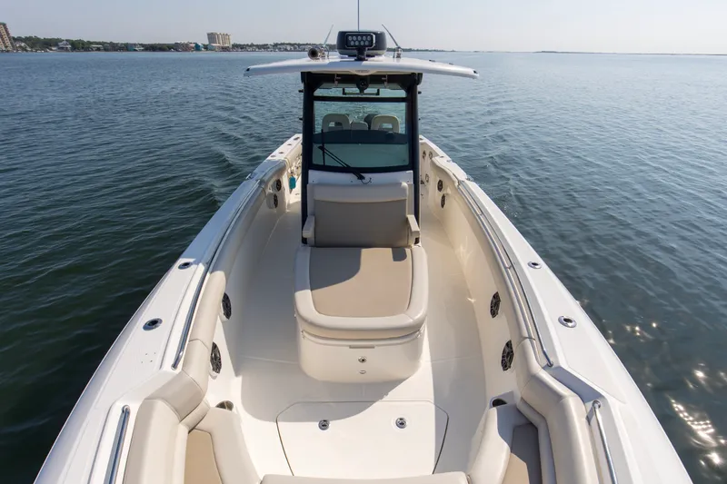 Slide: The Image of Boston Whaler 330R 2023 - 52