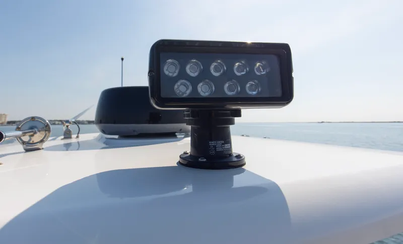 Slide: The Image of Boston Whaler 330R 2023 - 43