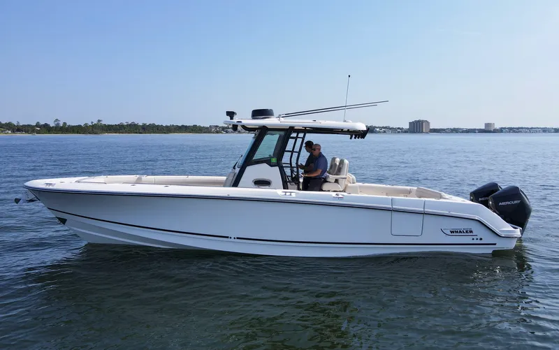 Slide: The Image of Boston Whaler 330R 2023 - 55