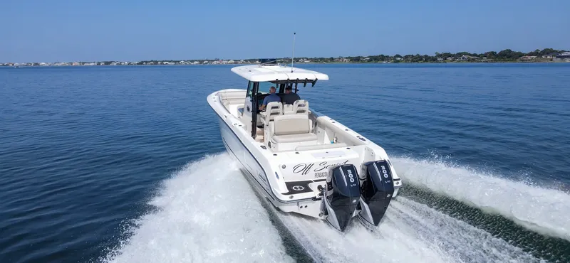 Slide: The Image of Boston Whaler 330R 2023 - 65