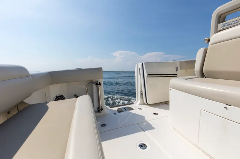 Slide: The Image of Boston Whaler 330R 2023 - 29
