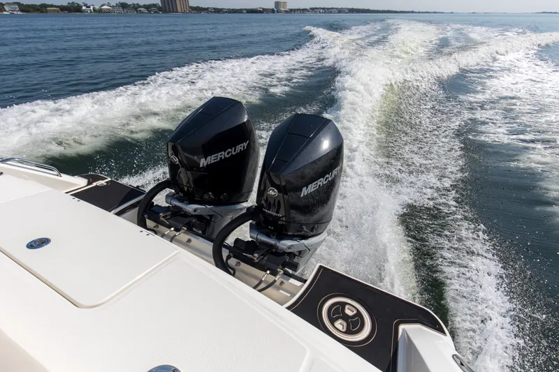 Slide: The Image of Boston Whaler 330R 2023 - 31