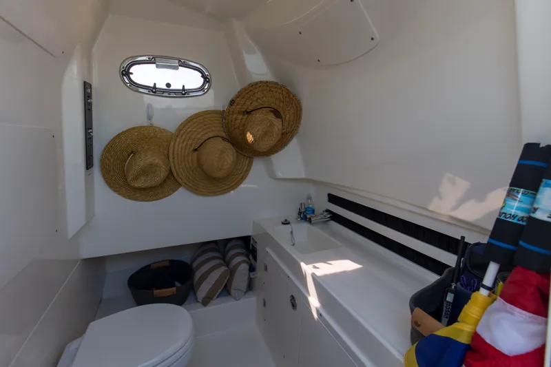 Slide: The Image of Boston Whaler 330R 2023 - 47
