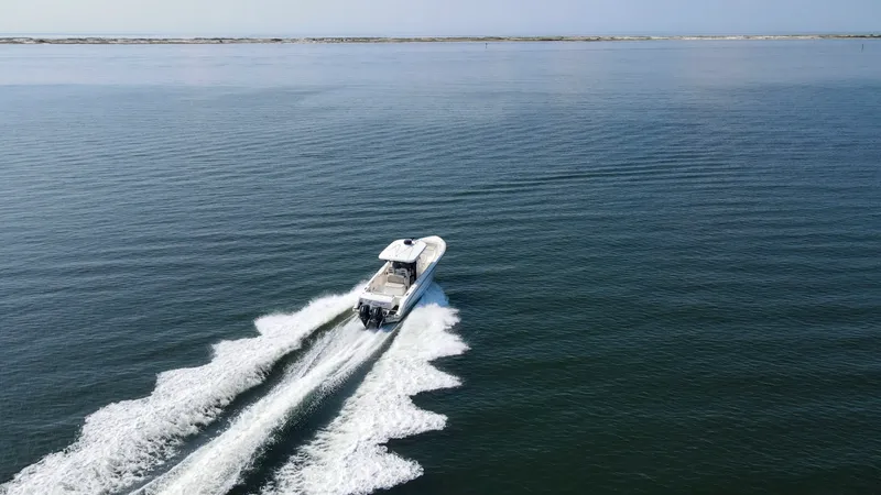 Slide: The Image of Boston Whaler 330R 2023 - 68