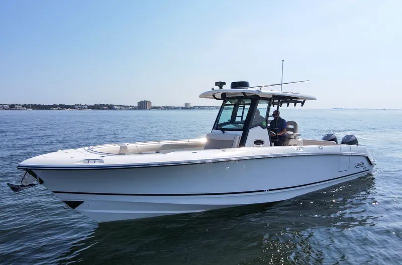 Slide: The Image of Boston Whaler 330R 2023 - 53