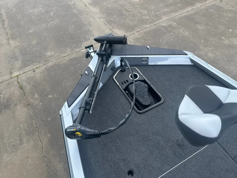 Slide: The Image of Vexus AVX 181 Defender 2026 - 6