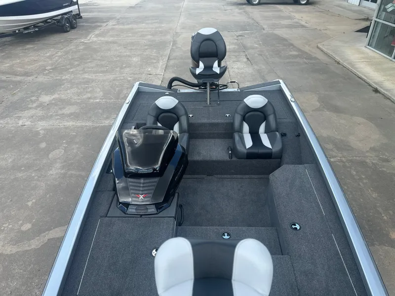 Slide: The Image of Vexus AVX 181 Defender 2026 - 7