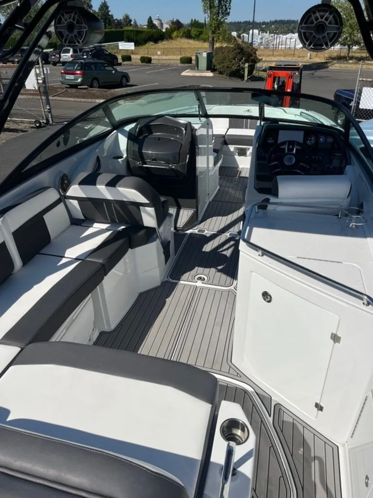 Slide: The Image of Monterey M6 2022 - 8