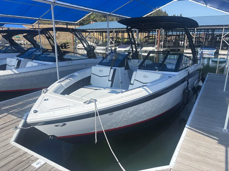 The Image of Cobalt R8 Surf 2025 - 1