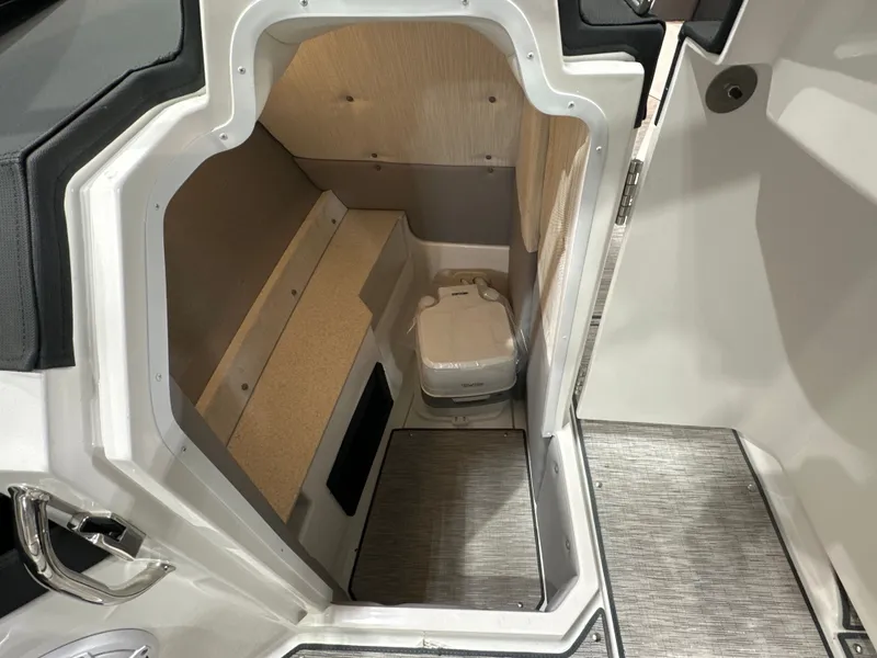 Slide: The Image of Cobalt R8 Surf 2025 - 17