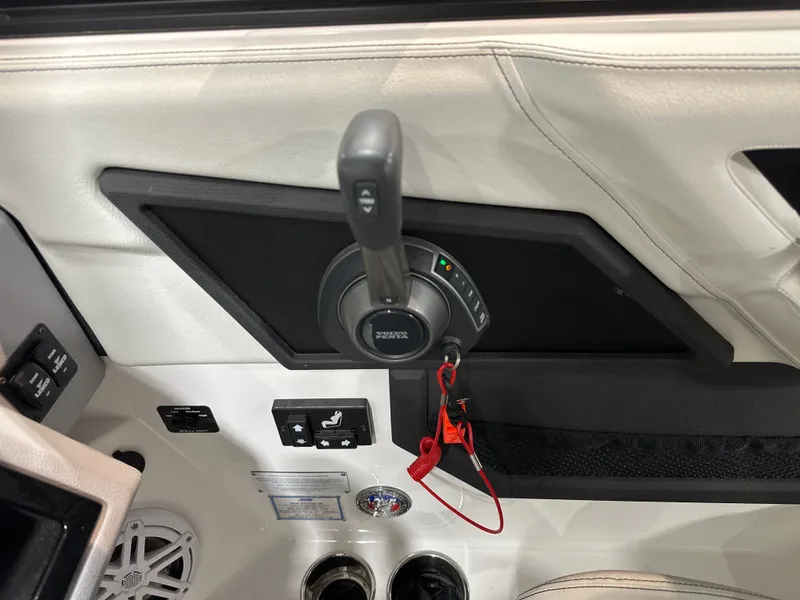 Slide: The Image of Cobalt R8 Surf 2025 - 24