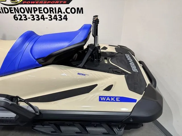 Slide: The Image of Sea-Doo Wake 170 2026 - 16
