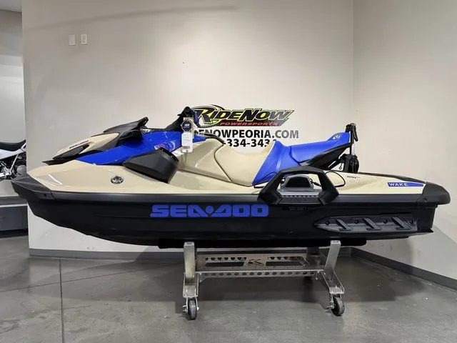 Slide: The Image of Sea-Doo Wake 170 2026 - 5